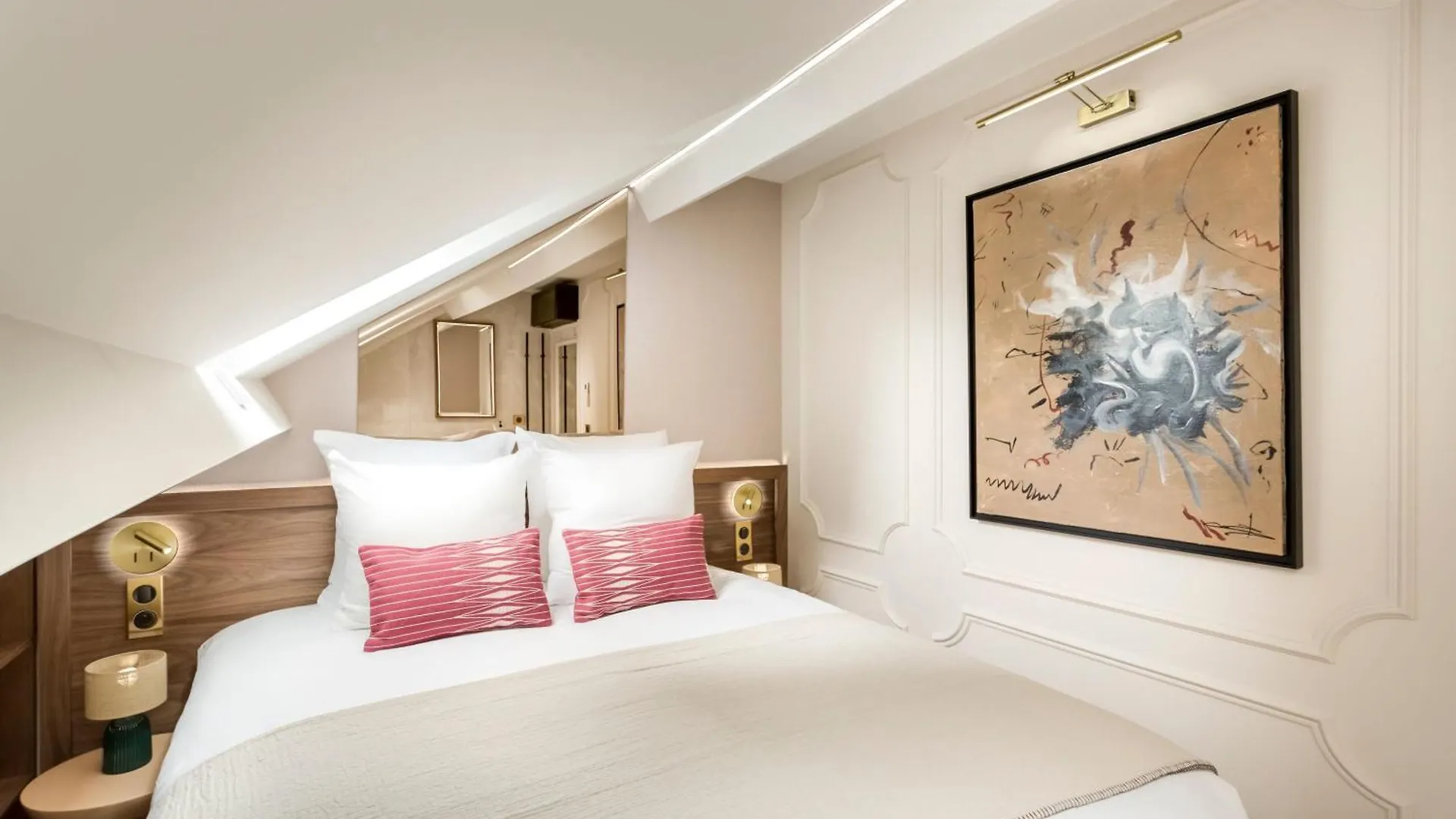 Merveil - Luxury - Champs Elysees - St Cyr I Paris